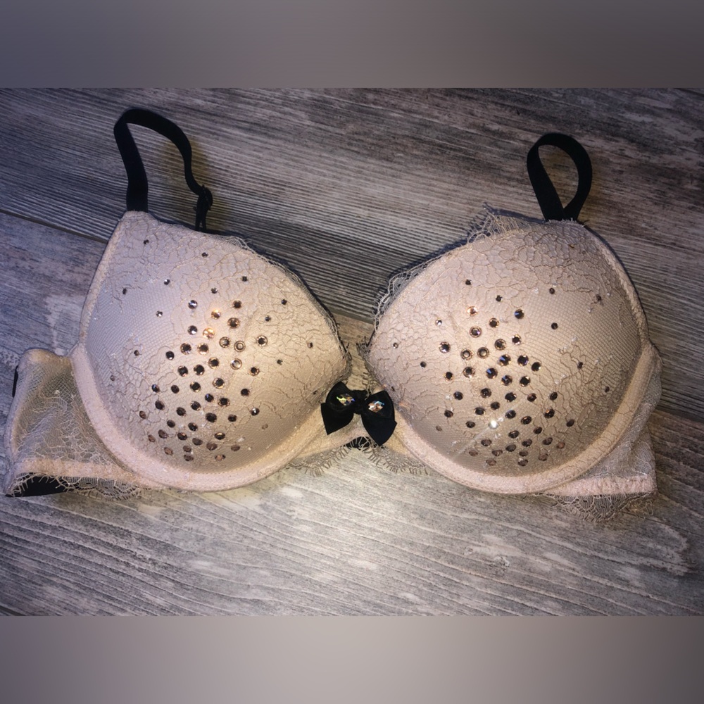 V•S Special Edition’14 Fashion Show Crystal Splash Nude & blk push up bra